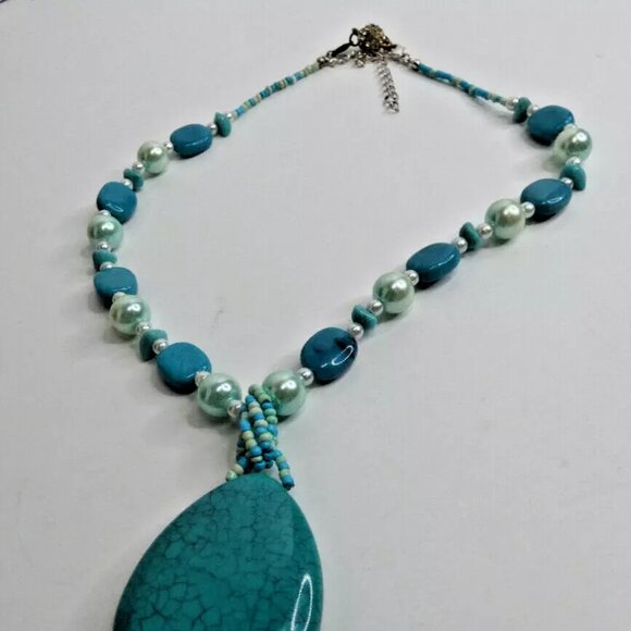 Necklace 20" Faux Turquoise Tear Drop Pendant Multicolor Beads - Picture 3 of 8